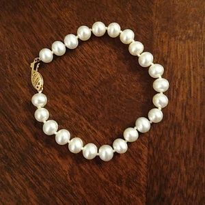 Genuine pearl bracelet